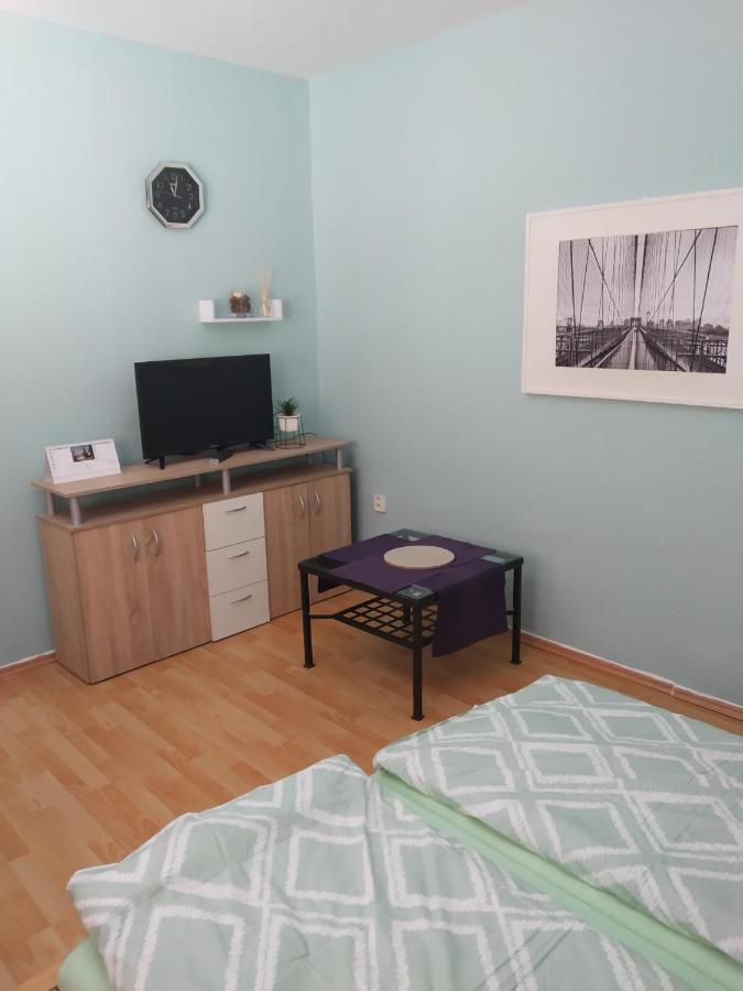 Ferienwohnung Apartman Blizko Brna S Dobovymi Dekoracemi Melcany Exterior foto