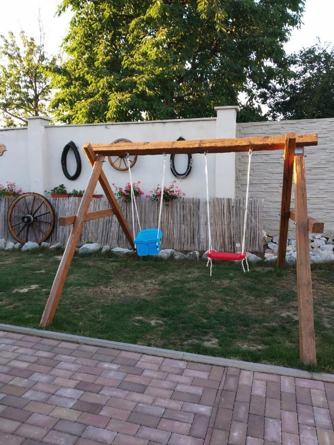 Ferienwohnung Apartman Blizko Brna S Dobovymi Dekoracemi Melcany Exterior foto