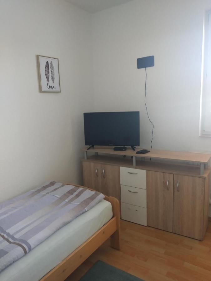Ferienwohnung Apartman Blizko Brna S Dobovymi Dekoracemi Melcany Exterior foto